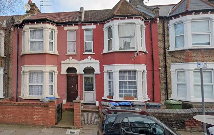 2 Bedroom Flat To Rent In Roundwood Road, London, NW10
