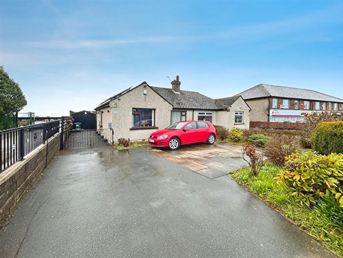 1 Bedroom Semi Detached Bungalow For Sale In Beacon Road, Bradford, BD6