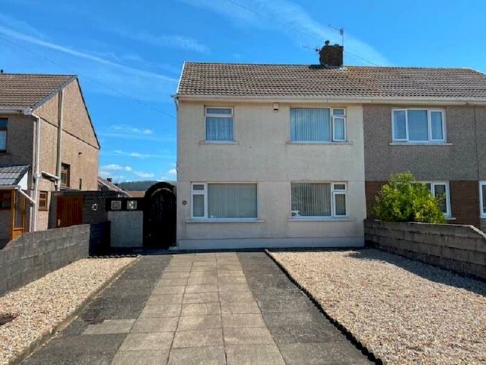 Houses for sale & to rent in SA12 7PH, Scarlet Avenue, Sandfields West