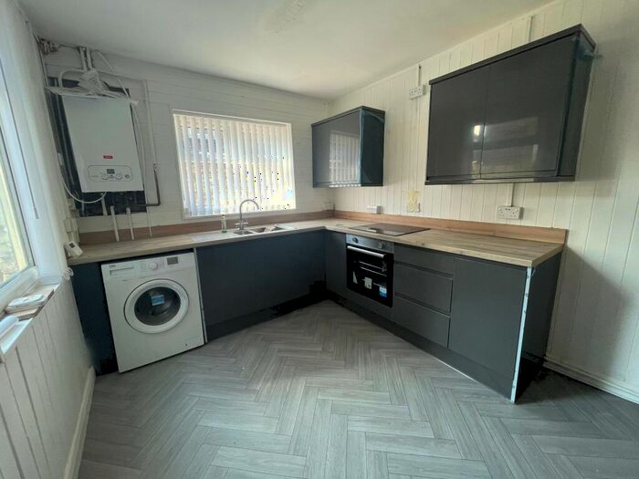 3 Bedroom House To Rent In Deepfield Road, L15