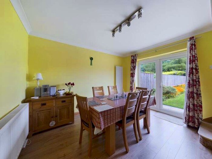 4 Bedroom Property For Sale In Burniston Gardens, Scarborough, YO13
