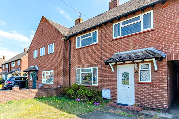 4 Bedroom Semi Detached House To Rent In Hornbeam Road, Stoughton, Guildford, GU1