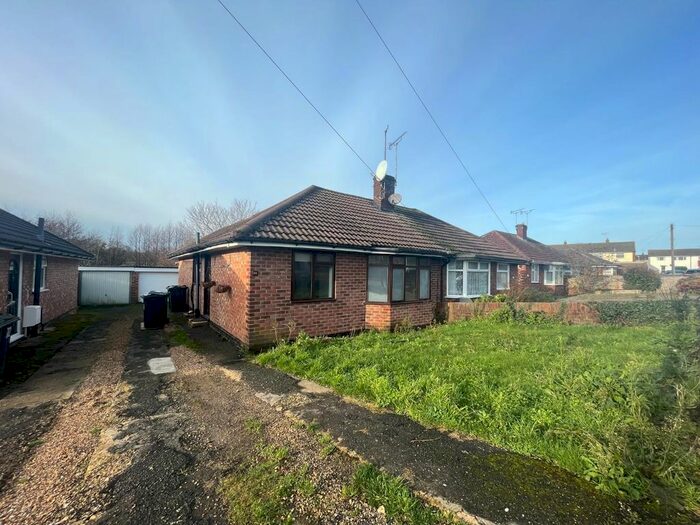 2 Bedroom Semi-Detached Bungalow To Rent In Bybrook Road, Kennington, Ashford, TN24