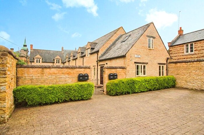 3 Bedroom Terraced House To Rent In Moat Lane, Towcester, Northamptonshire, NN12