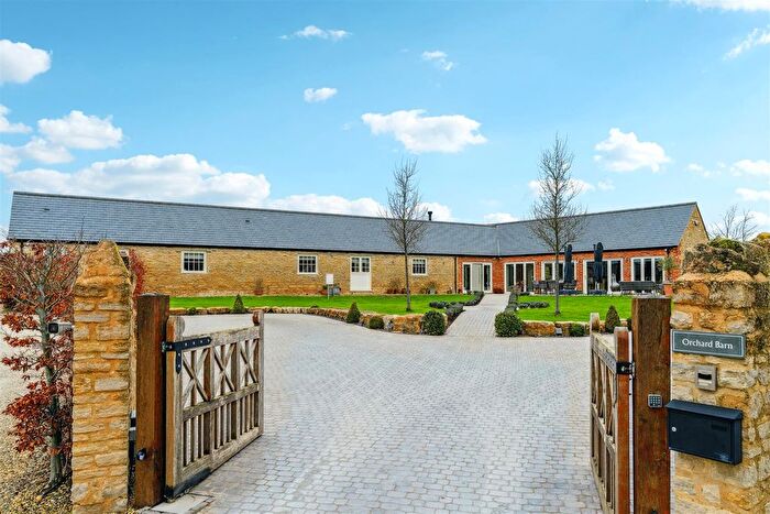 4 Bedroom Property For Sale In Stoke Goldington Road, Ravenstone, Olney, MK46