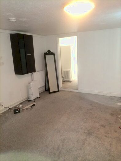 1 Bedroom Flat To Rent In Bridge Road, Grays, RM17
