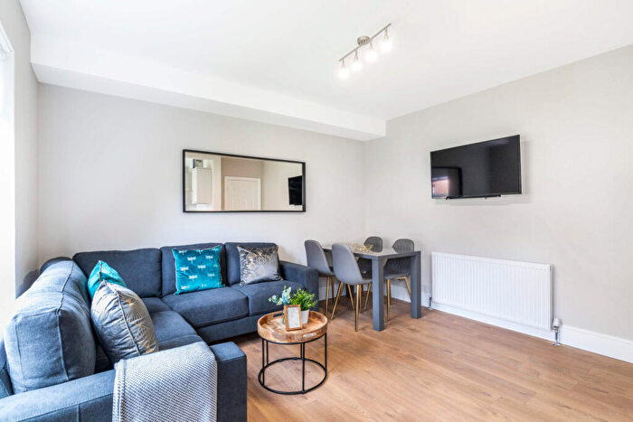 4 Bedroom House To Rent In Derwentwater Terrace, Leeds, LS6