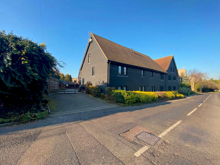 3 Bedroom Barn Conversion To Rent In Alma Barn Mews, Orpington, BR6