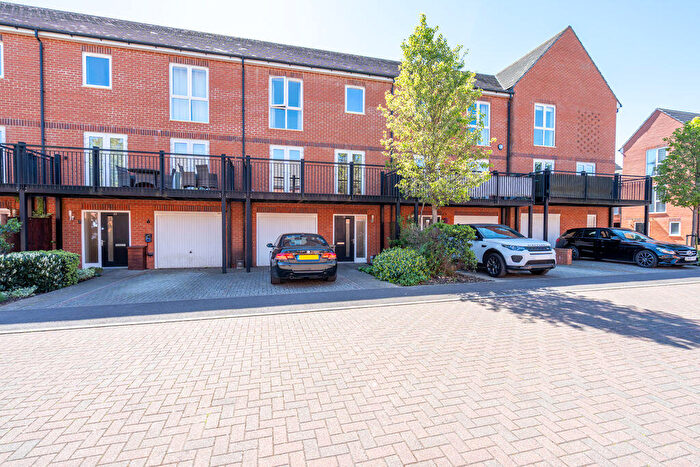 3 Bedroom Terraced House For Sale In North Mead, Chichester, PO19