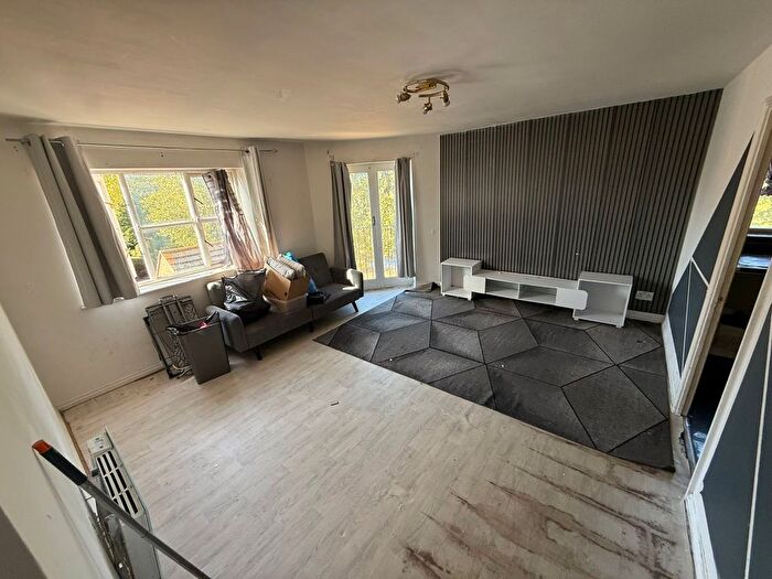 2 Bedroom Flat To Rent In Bellingham Court, Wanderer Drive, Barking, IG11