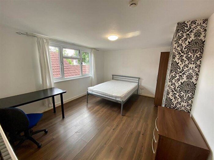 2 Bedroom House To Rent In Claude Road, Roath, CF24