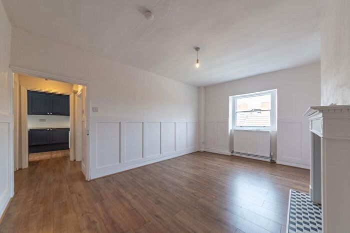 2 Bedroom Flat To Rent In Cartergate, Newark, NG24