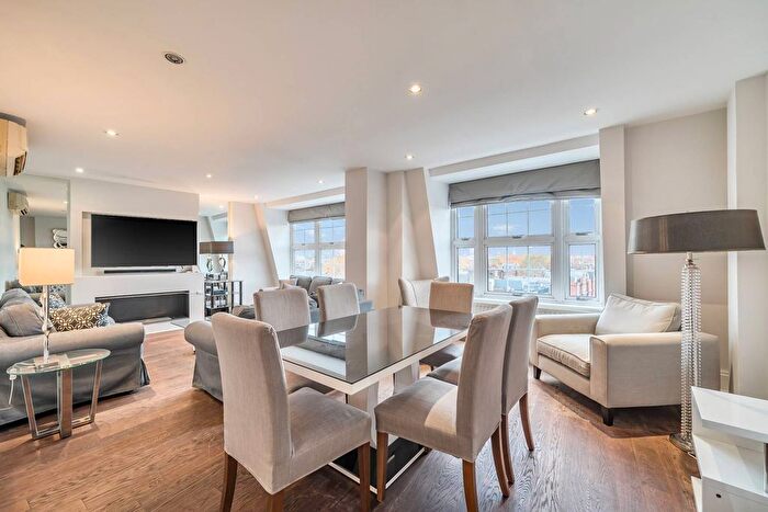 2 Bedroom Flat For Sale In Ovington Court, Knightsbridge, London, SW3