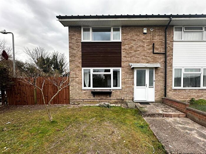 2 Bedroom End Of Terrace House To Rent In Lorton Close, Gravesend, DA12