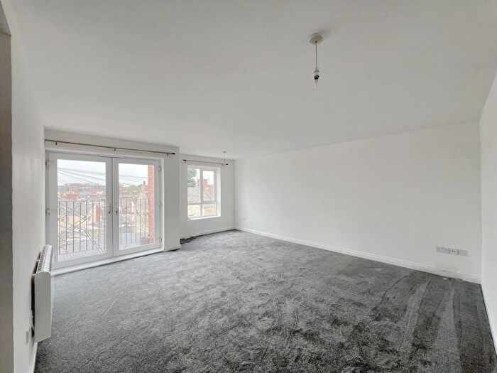 2 Bedroom Property To Rent In Shelley Street, Swindon, SN1