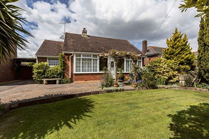 2 Bedroom Detached Bungalow For Sale In Salthill Road, Fishbourne, PO19