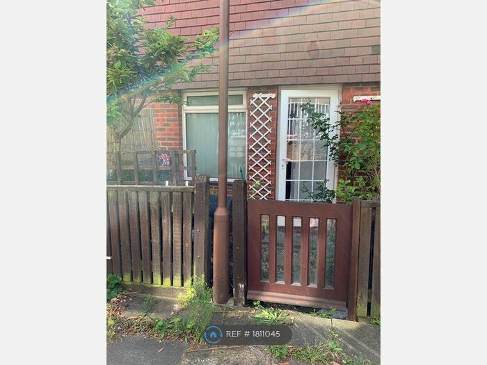 1 Bedroom Flat To Rent In Abbeyfield Road, London, SE16
