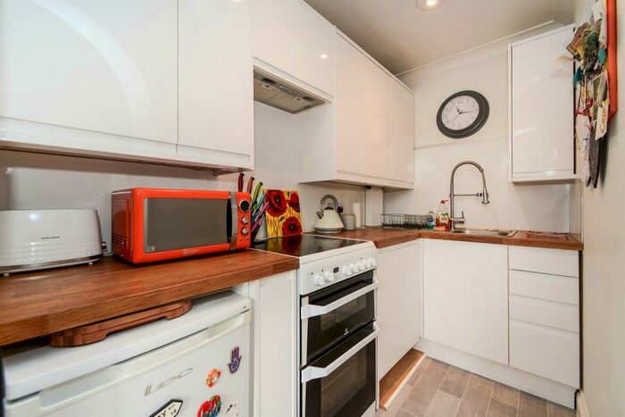 Flat To Rent In Clarendon Villas, Hove, BN3