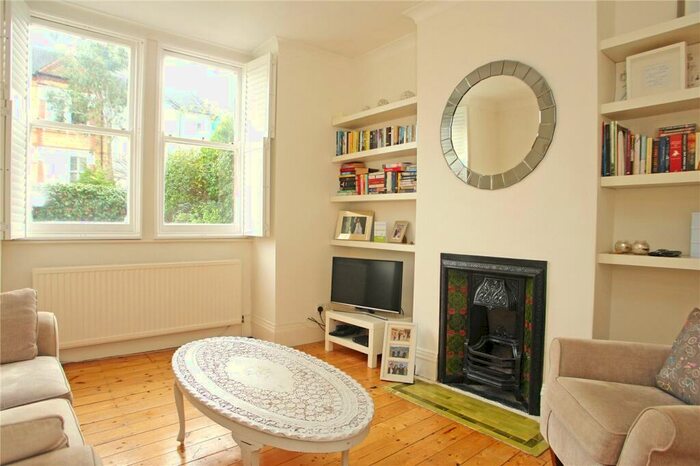 2 Bedroom Apartment To Rent In Dunstans Road, East Dulwich, London, SE22