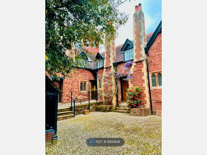 2 Bedroom Flat To Rent In Magdalen Street, Exeter, EX2