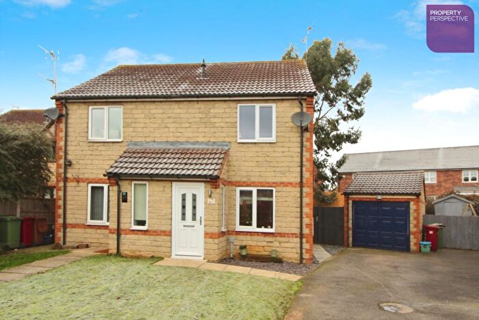 2 Bedroom Semi Detached House For Sale In Nutwood View, Scunthorpe, DN16