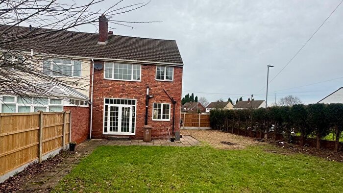 3 Bedroom Semi-Detached House To Rent In Glendower Road, Aldridge, Walsall, WS9