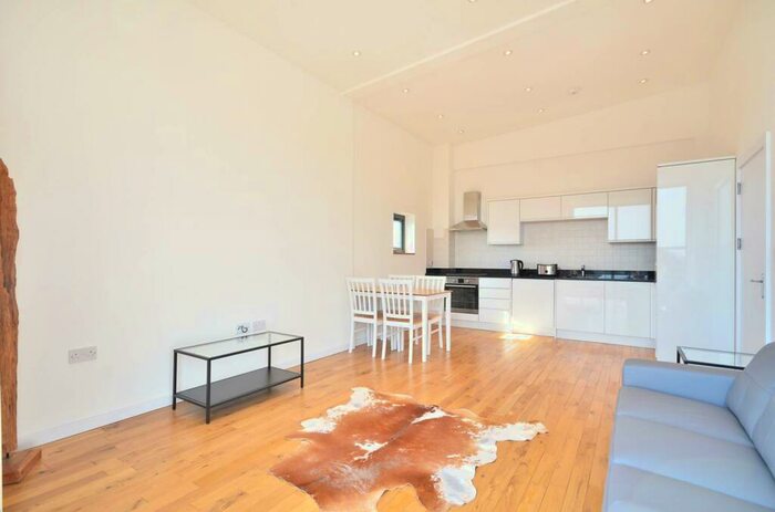 1 Bedroom Flat To Rent In Brady Street, , Bethnal Green, London, E1