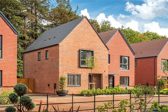 3 Bedroom Semi Detached House For Sale In Concorde Drive, Weybridge, KT13