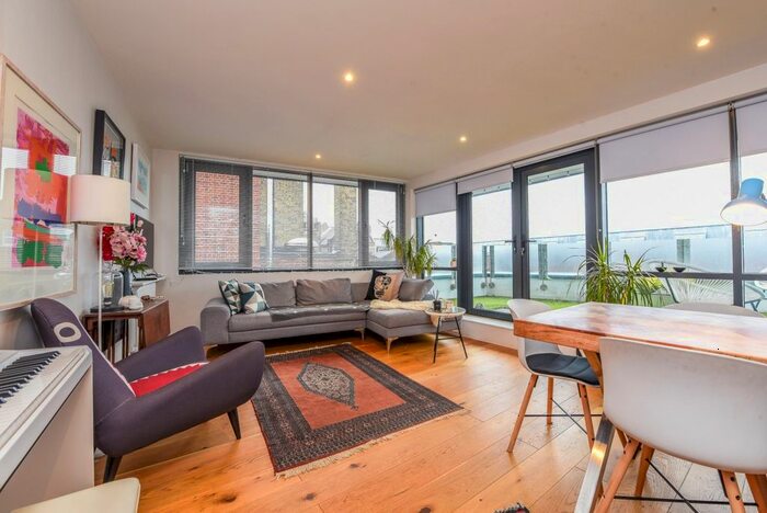 1 Bedroom Flat To Rent In Wakefield Road, Richmond, TW10