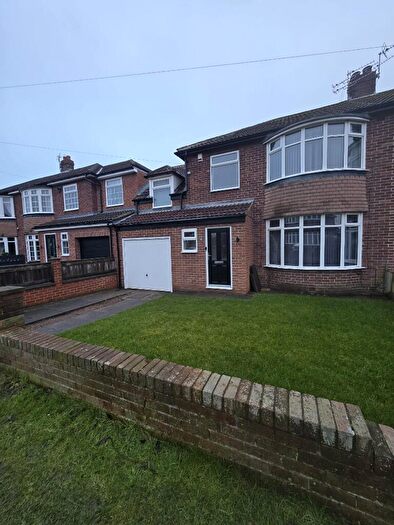 4 Bedroom Semi Detached House To Rent In Clinton Place, Newcastle Upon Tyne, NE3