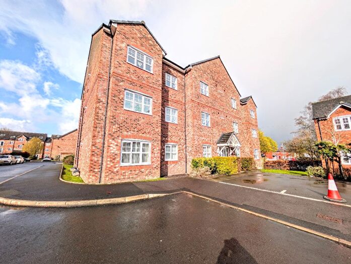 2 Bedroom Flat For Sale In Fernbeck Close, Farnworth, Farnworth, Bolton, BL4