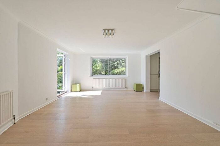 2 Bedroom Flat To Rent In The Downs, Wimbledon Village, London, SW20