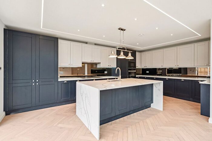 5 Bedroom Detached House To Rent In The Avenue, Ascot, SL5