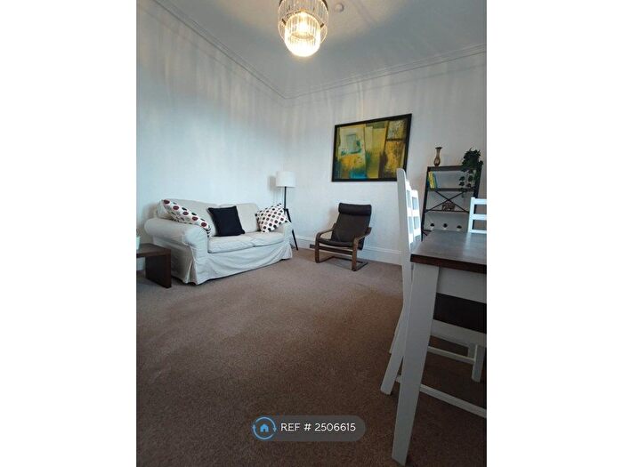 2 Bedroom Flat To Rent In Hairst Street, Renfrew, PA4