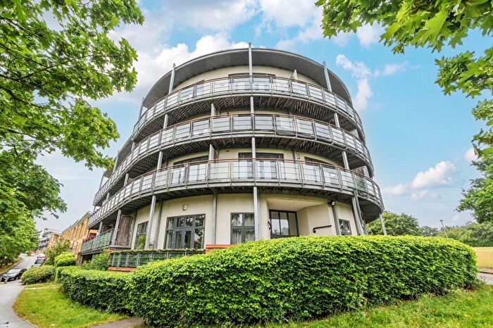 2 Bedroom Flat To Rent In Skylark Avenue Dartford, DA9