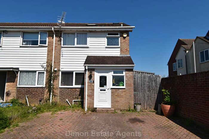 4 Bedroom End Of Terrace House For Sale In Prideaux Brune Avenue, Bridgemary, PO13