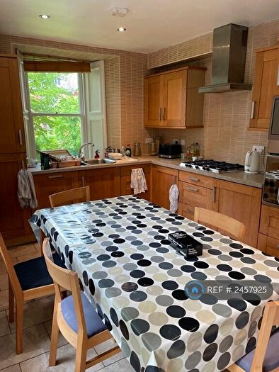 3 Bedroom Flat To Rent In Kensington Road, Glasgow, G12