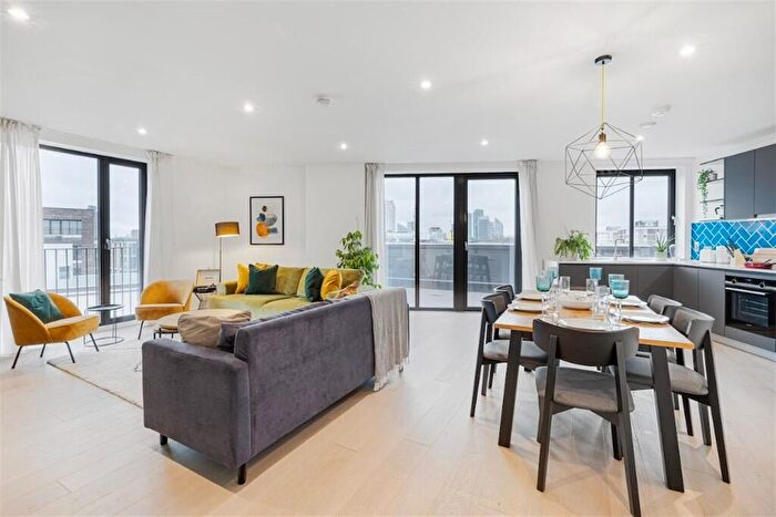 2 Bedroom Flat To Rent In Rosewood Building, Cremer St, E2