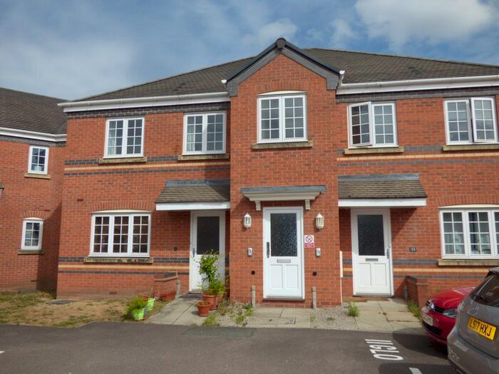 2 Bedroom Flat To Rent In Glover Road, Castle Donington, DE74