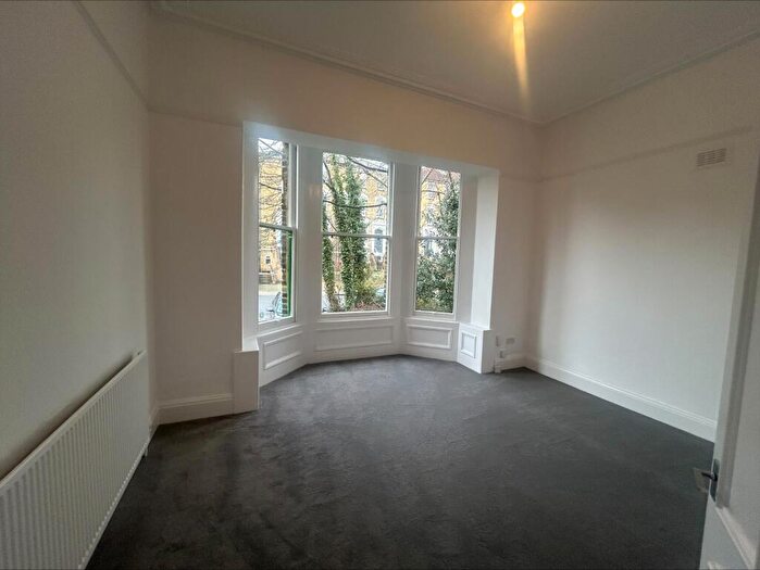 1 Bedroom Flat To Rent In Thicket Road, Bromley, SE20