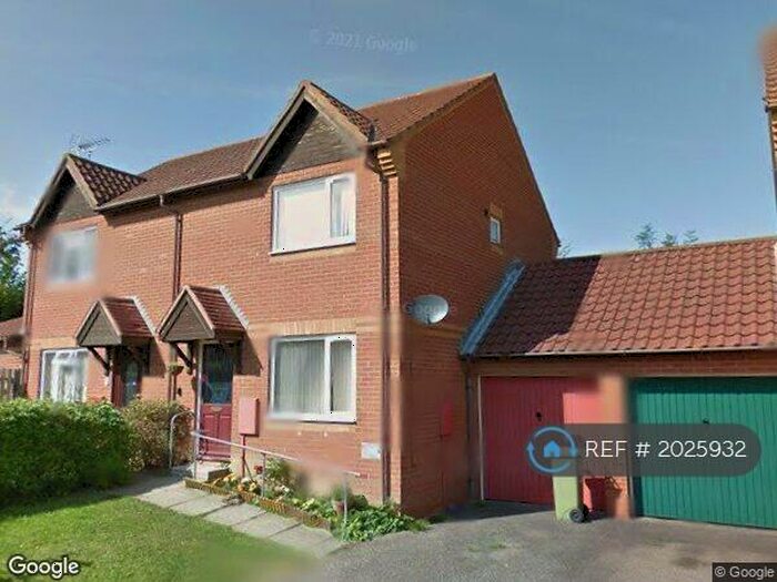 3 Bedroom Semi-Detached House To Rent In Chartley Court, Shenley Brook End, Milton Keynes, MK5