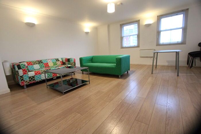 2 Bedroom Flat To Rent In Brixton Road, Brixton, SW9