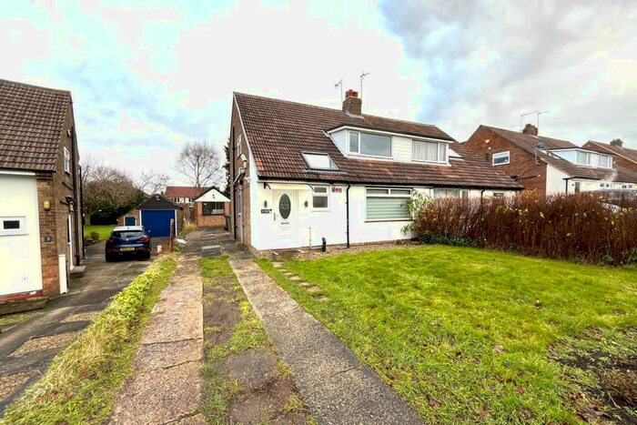 3 Bedroom Semi-Detached House To Rent In High Ash Mount, Leeds, LS17