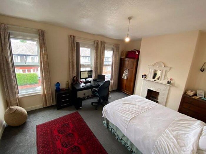 4 Bedroom House To Rent In Walmsley Road, Leeds, LS6