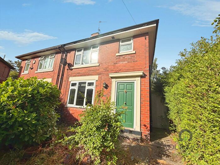 3 Bedroom Semi-Detached House To Rent In Cliffe Place, Stoke-on-Trent, Staffordshire, ST6