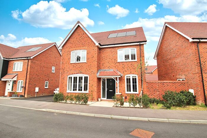 4 Bedroom Detached House For Sale In Oakland Road, Botley, SO32