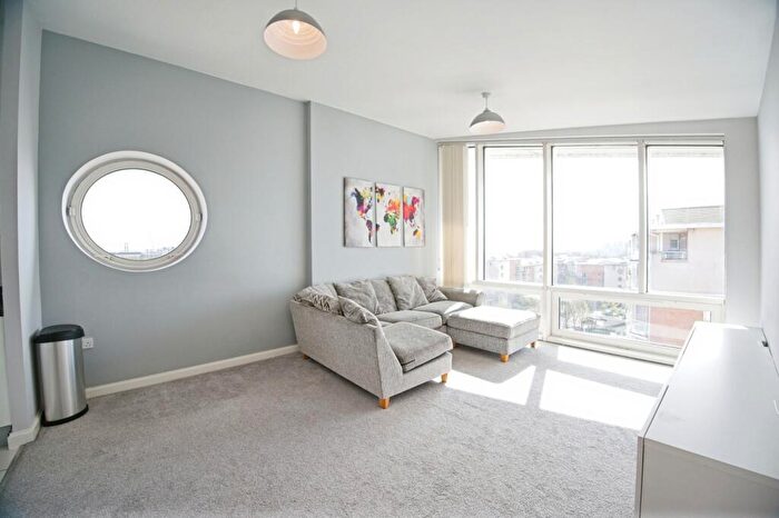 1 Bedroom Flat For Sale In Hansen Court, Glan Rheidol, Cardiff Bay, CF10