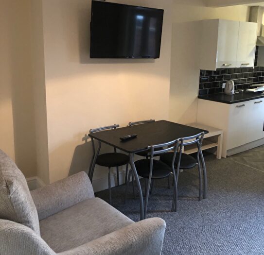 4 Bedroom Terraced House To Rent In West End // Bed House // Aug, LN1