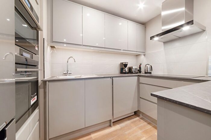 1 Bedroom Flat To Rent In Eagle Heights, SW11