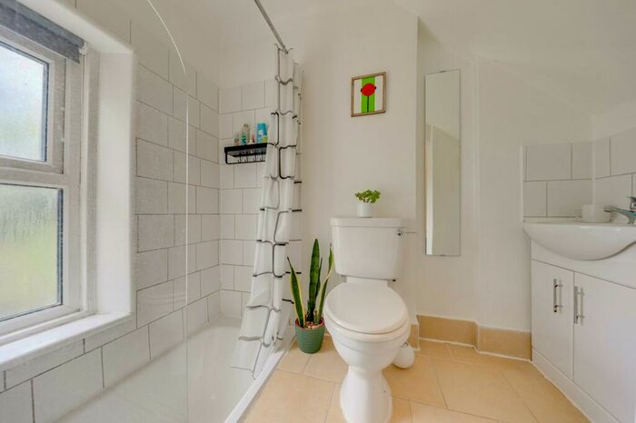 1 Bedroom Flat For Sale In Devonshire Road, Forest Hill, London, SE23